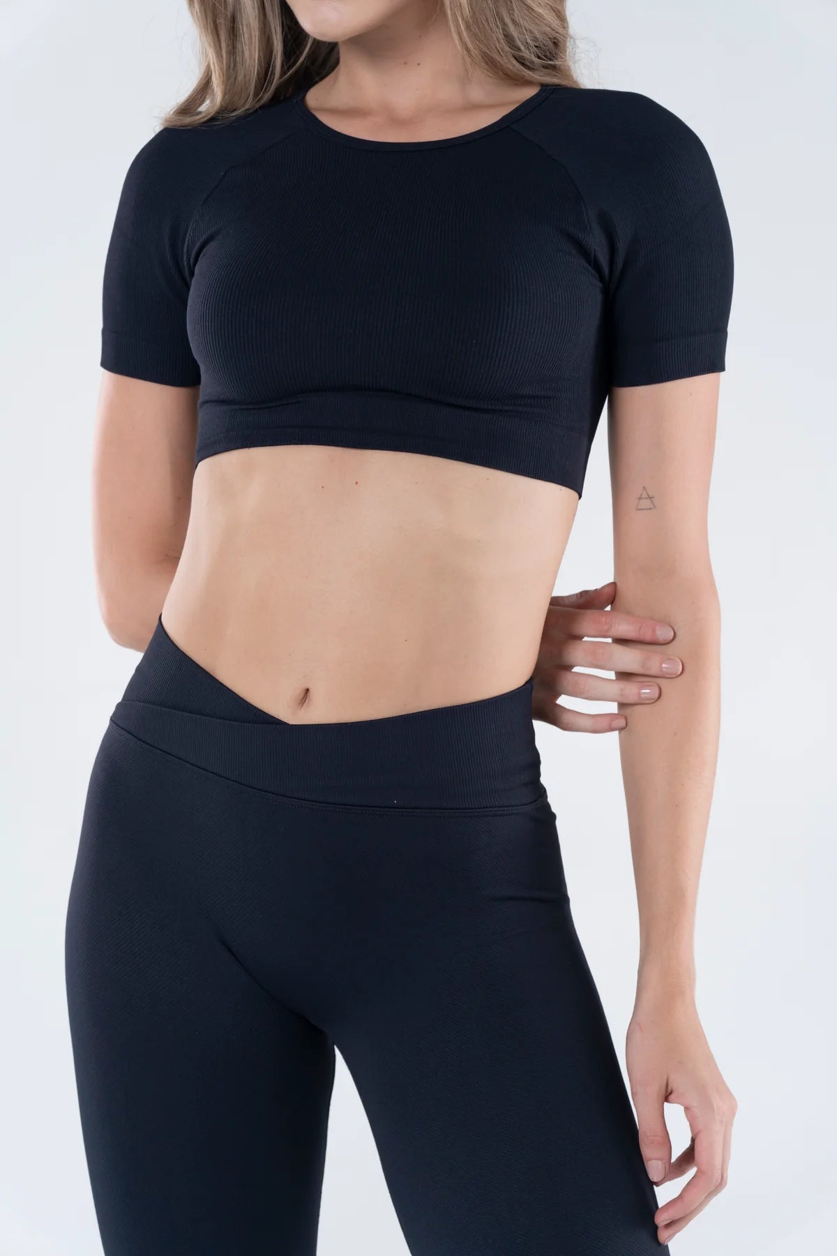 Top Ariella